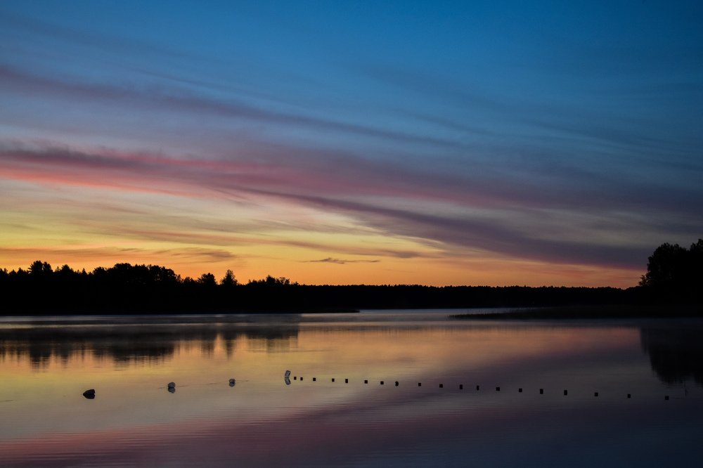 Рассвет на озере