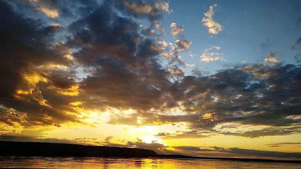 Закат на реке Лена.