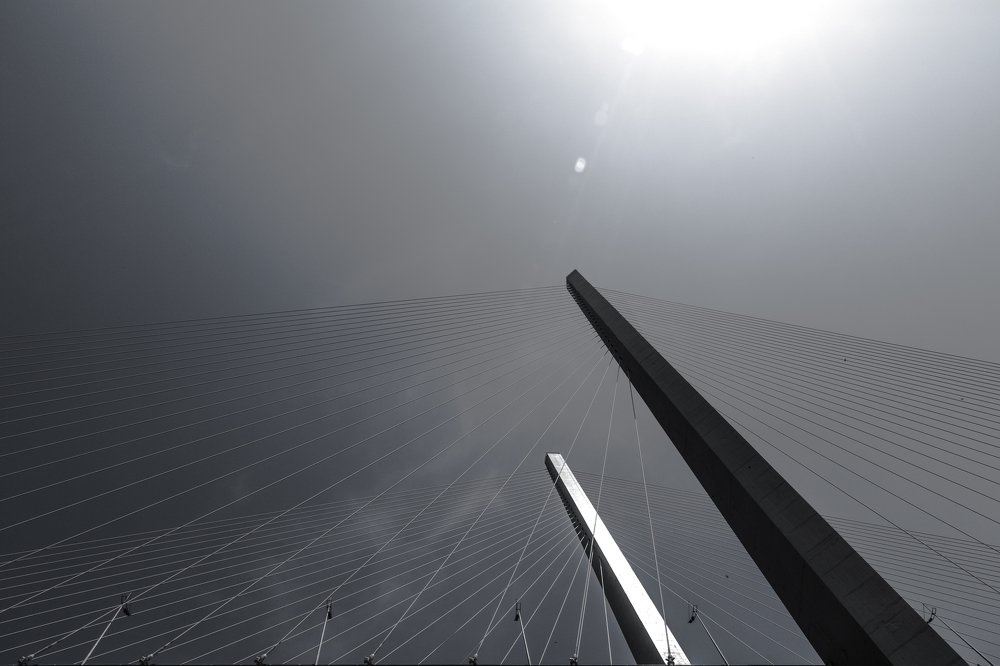 Мост через бухту Золотой рог