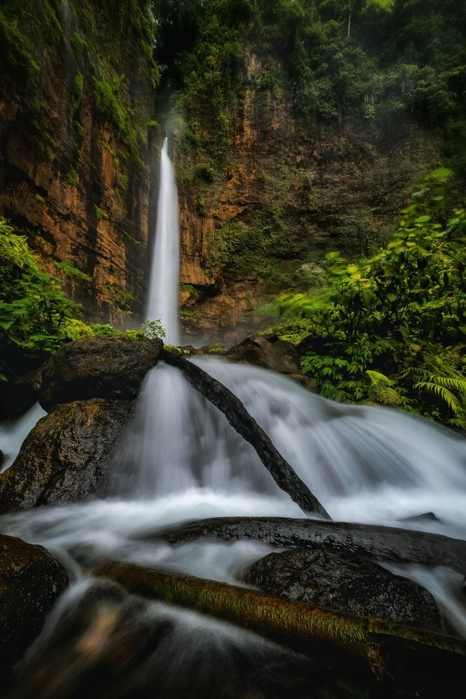 Kapas biru waterfall