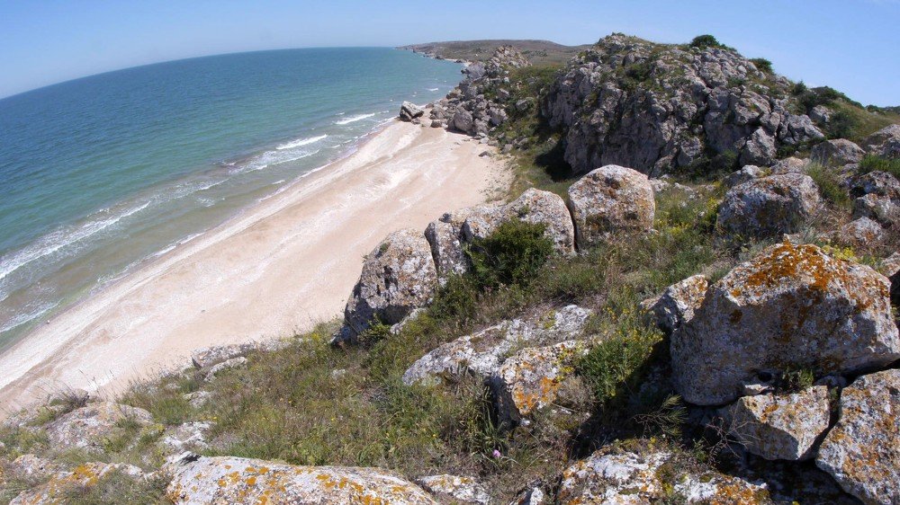 Скалы Азовского моря.