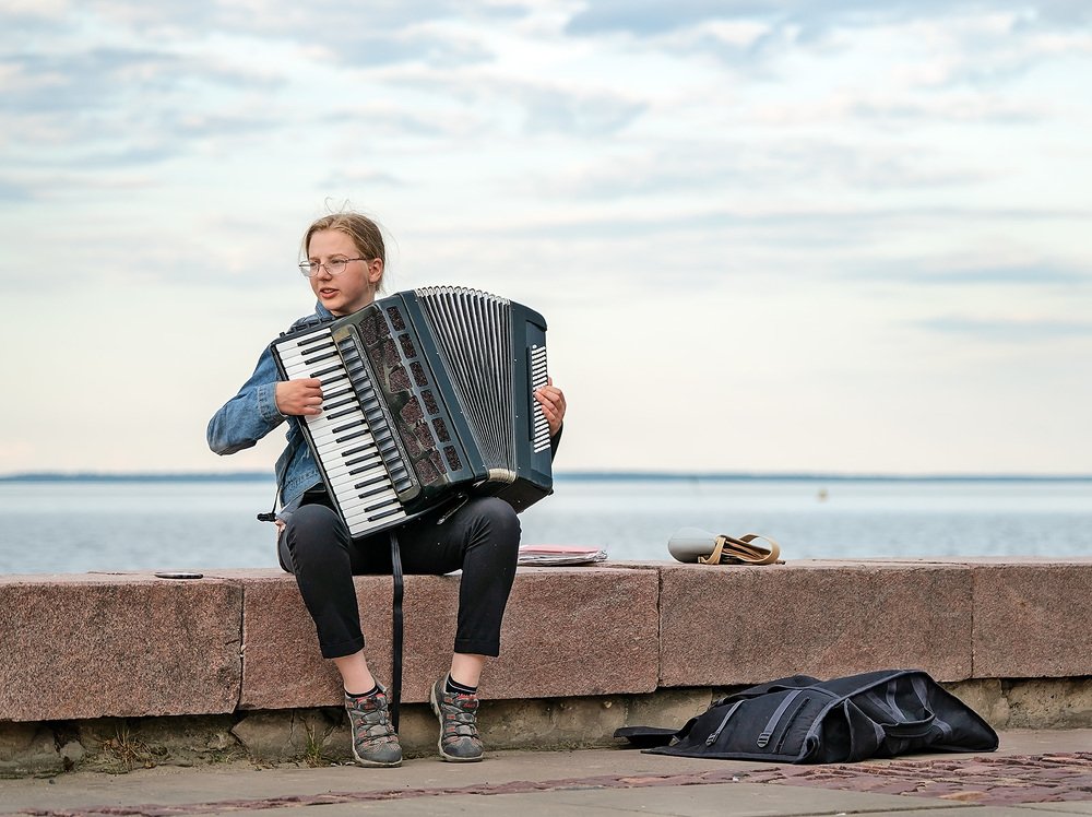 На набережной