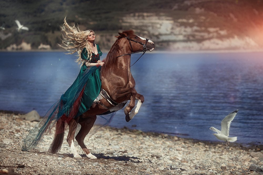 Девушка в зелёном