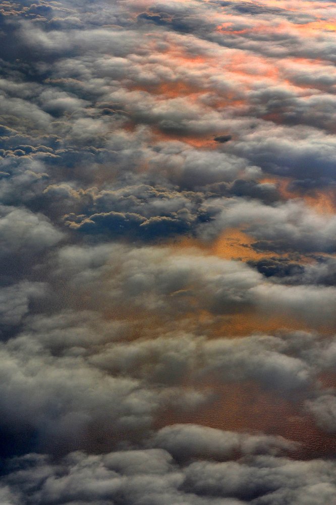 Море в сквозь облака