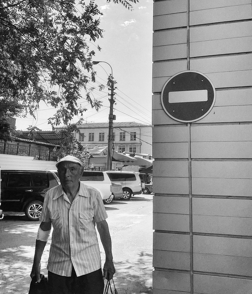 Молодым туда рано