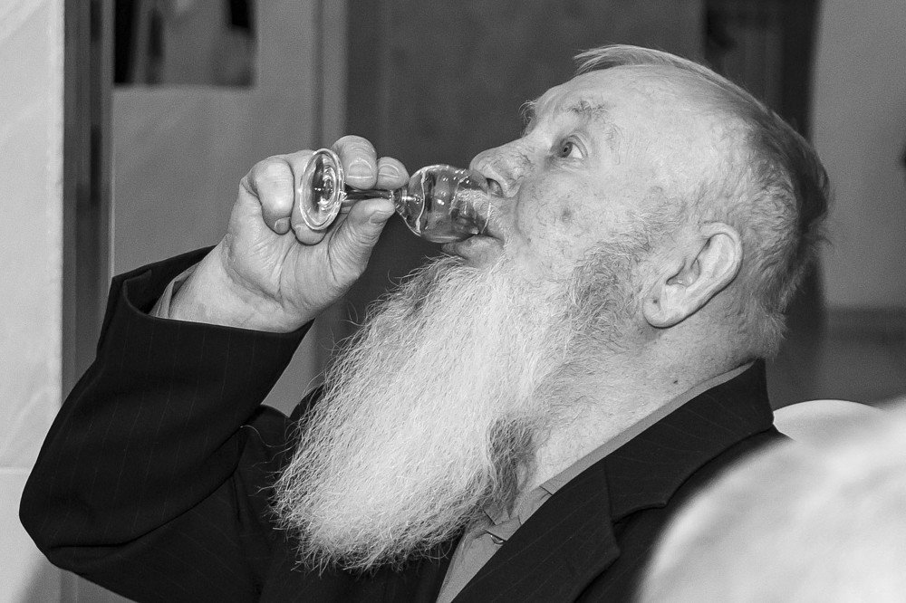 Дай Бог не последнюю, а если последнюю, то не дай Бог!