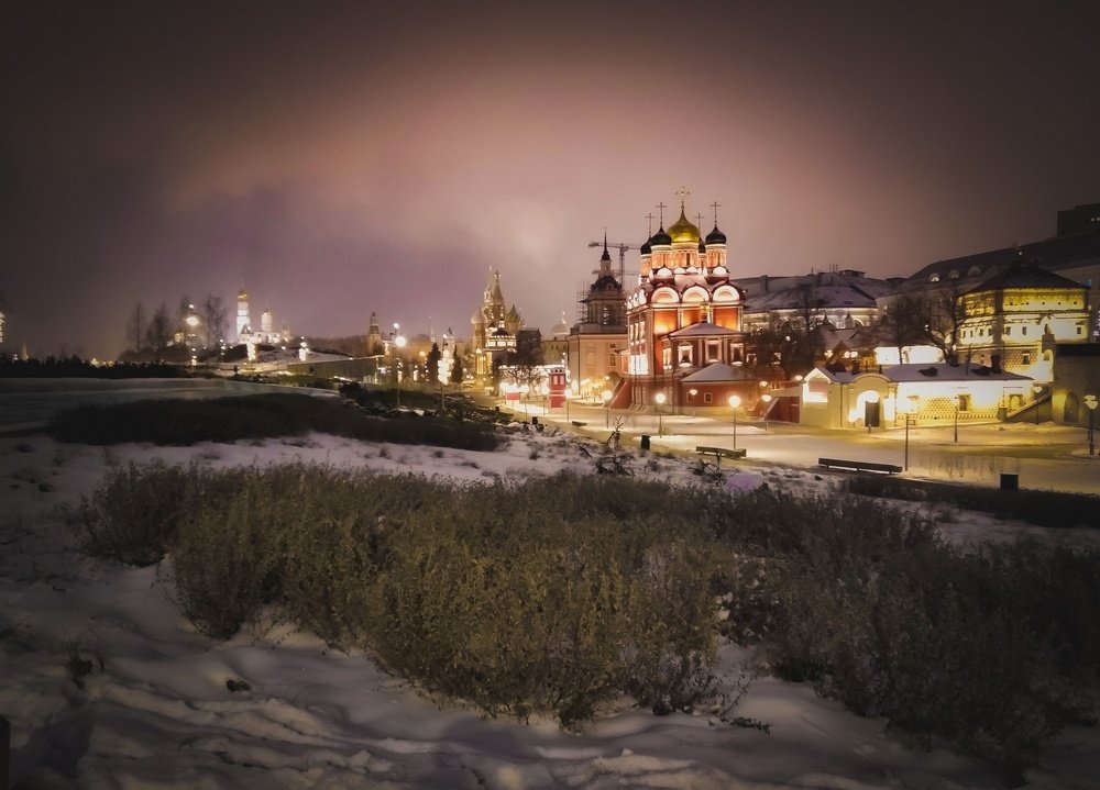 Купола Москвы. Вид из парка "Зарядье".