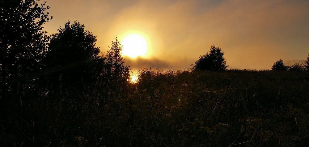 Закат на озере