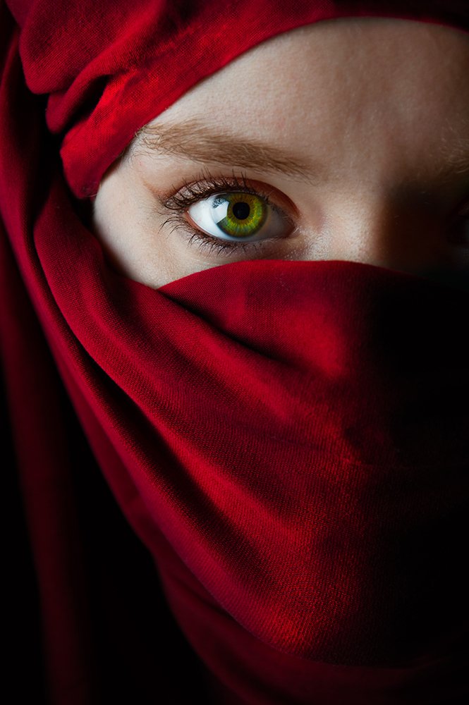 Arab girl eyes