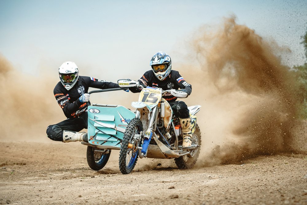 на крутом  вираже