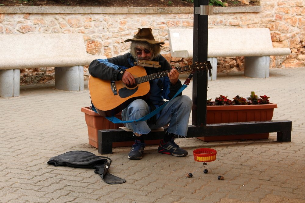 Грустный музыкант