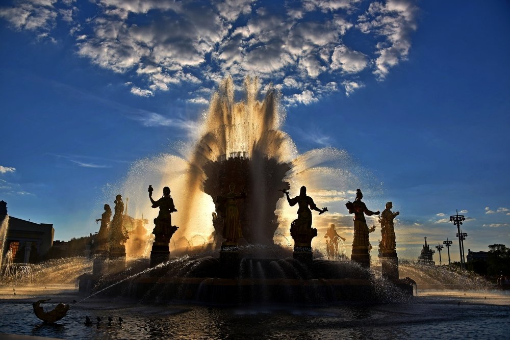 Вечер на ВДНХ