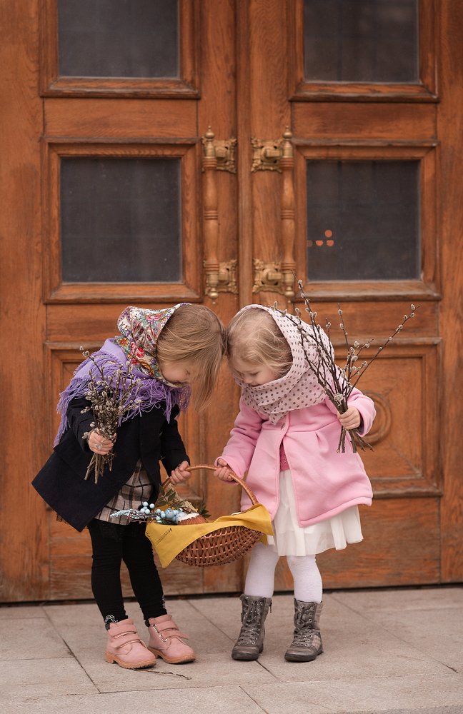 А мама строга настрого наказала не есть кулич