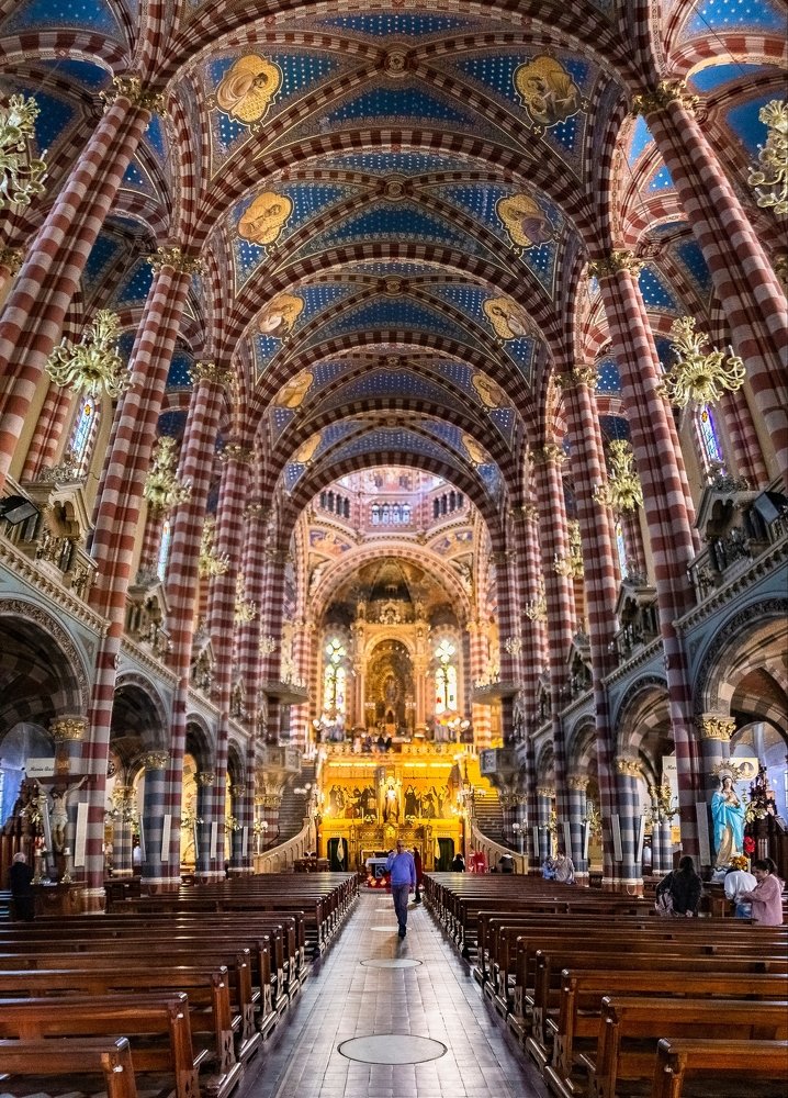 Basilica de Maria Auxiliadora y San Carlos