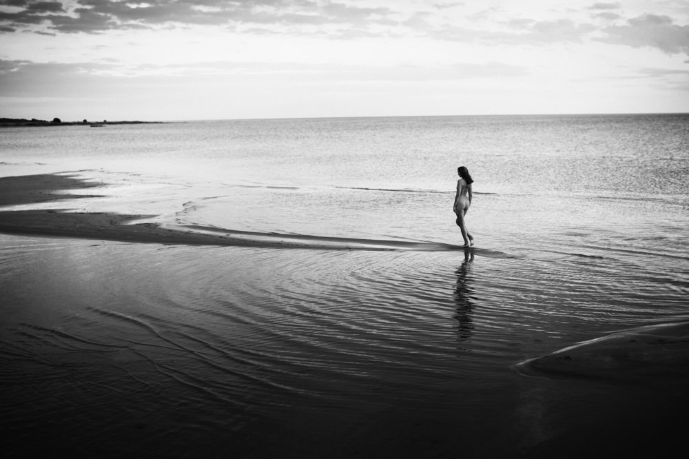 Идущая по морю