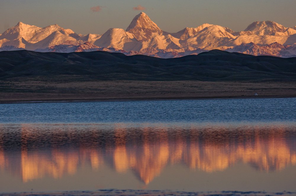 Хан-Тенгри на закате.