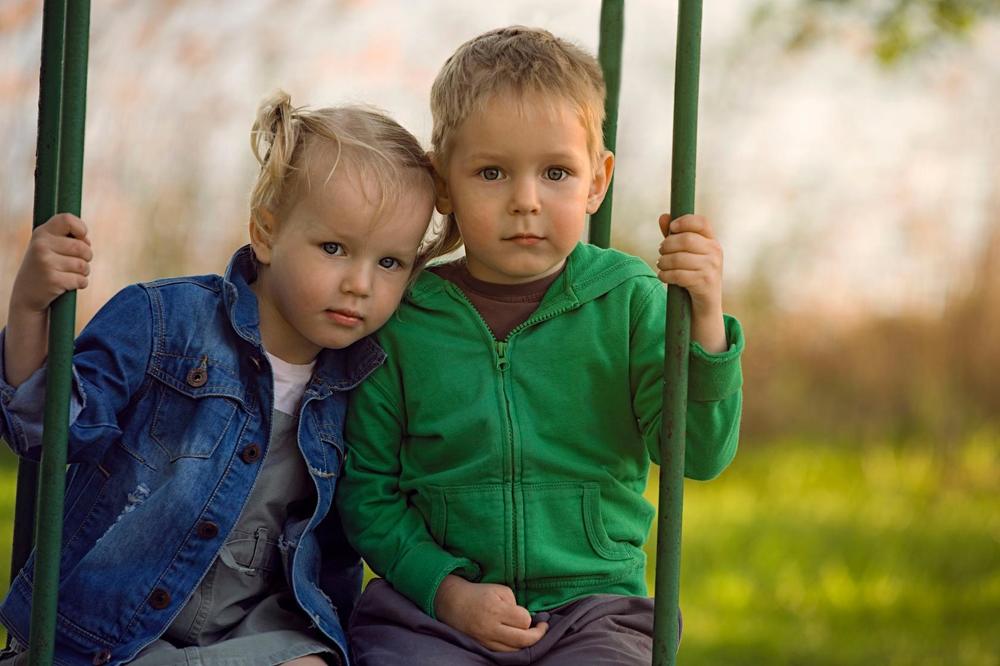 брат и сестра