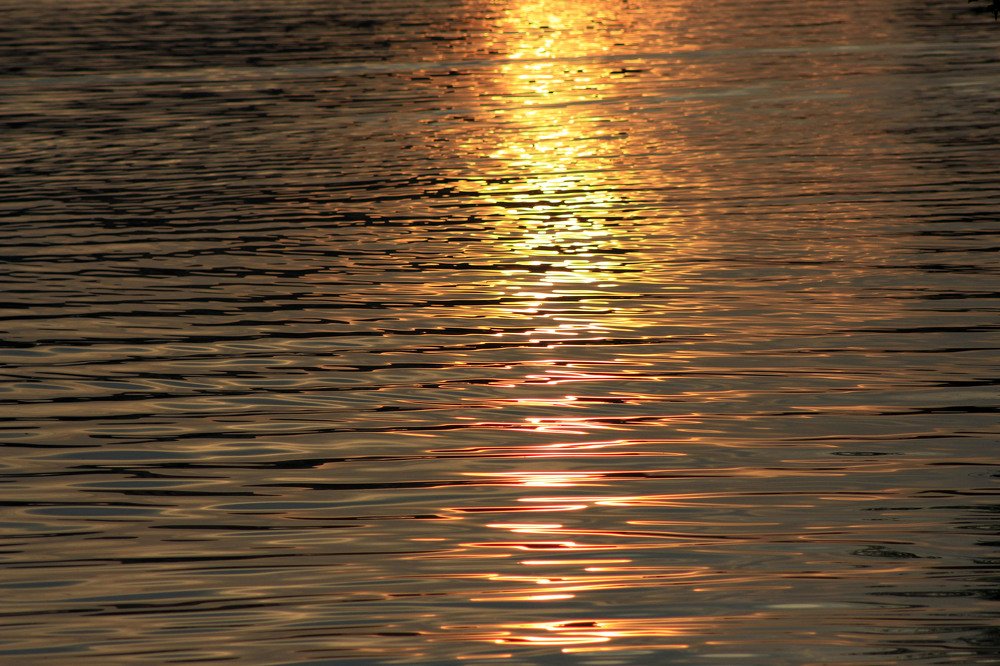 Закат над озером