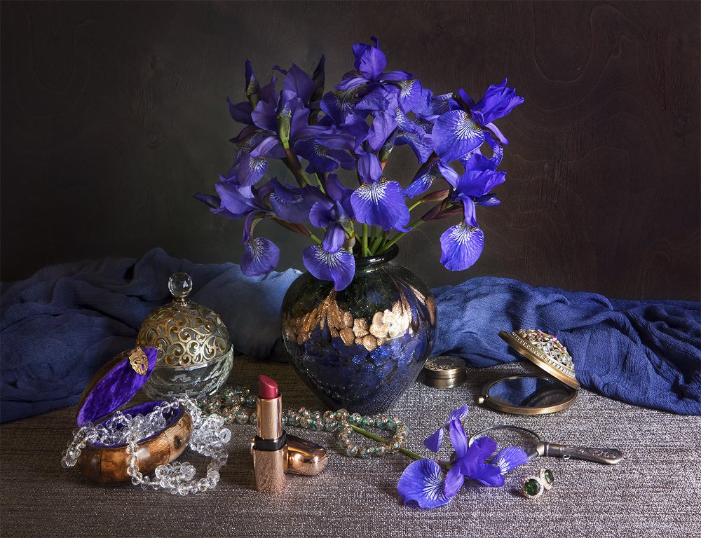 Цвет настроения - ирисы.