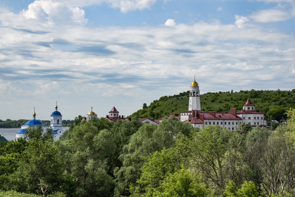 Свято-Богородичный Казанский мужской монастырь, село Винновка Ставропольского района Самарской области...