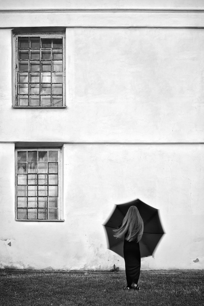 La fille au parapluie