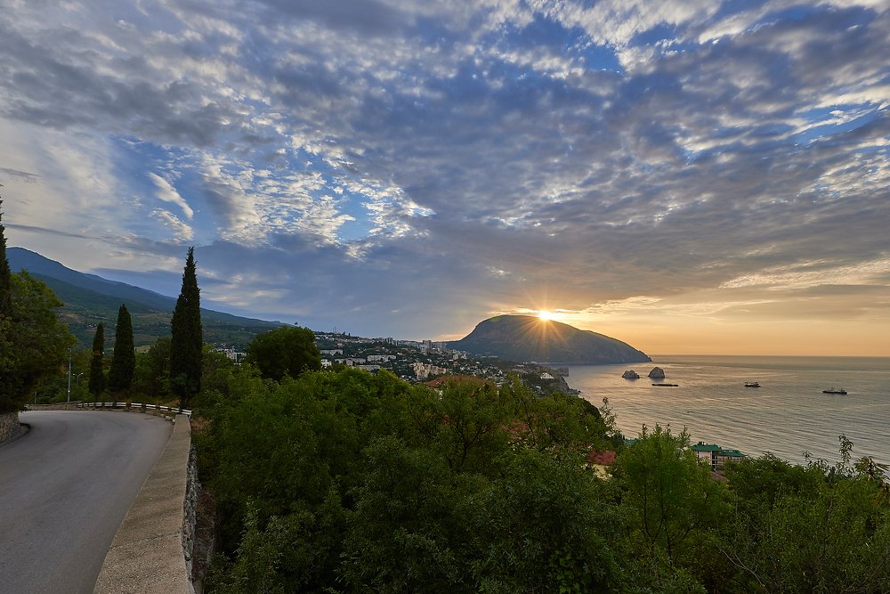 Восход в Гурзуфе