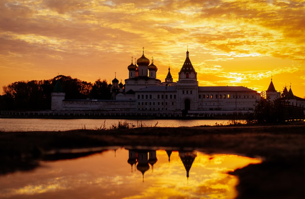 Ипатиевский монастырь Кострома