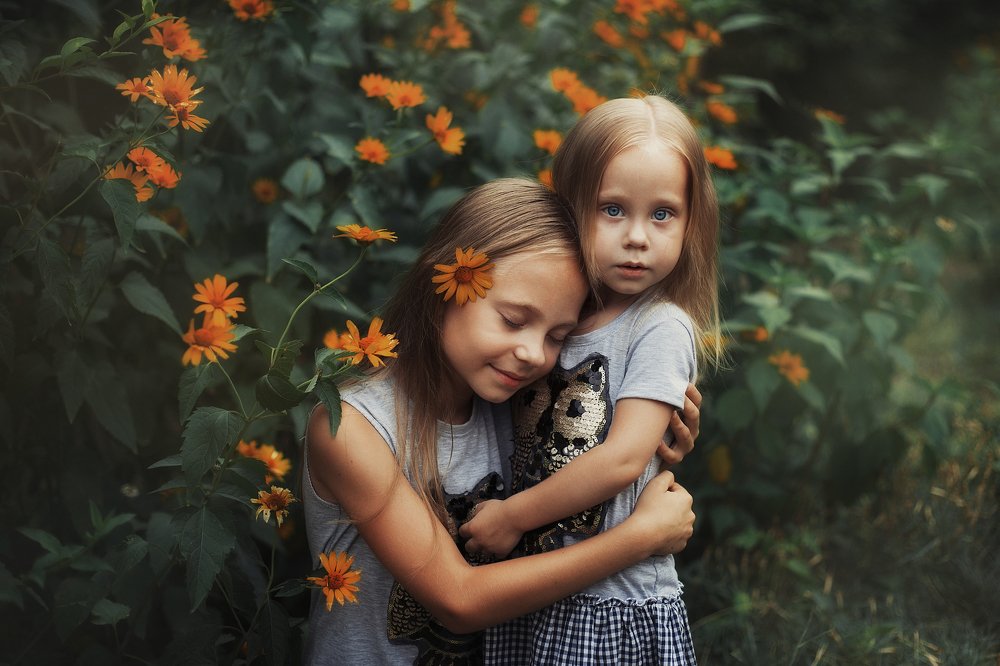 Одной с тобой мы крови...