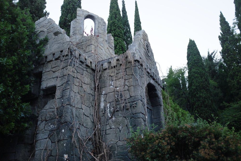 Крым.Развалины часовни