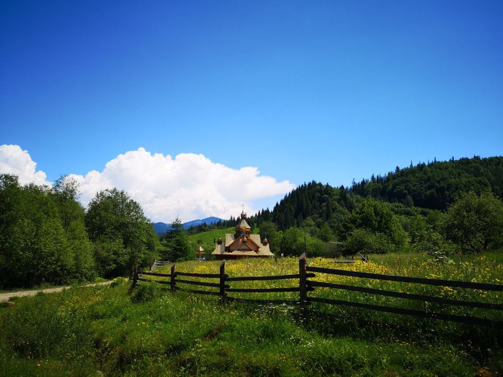 Центр Дземброні