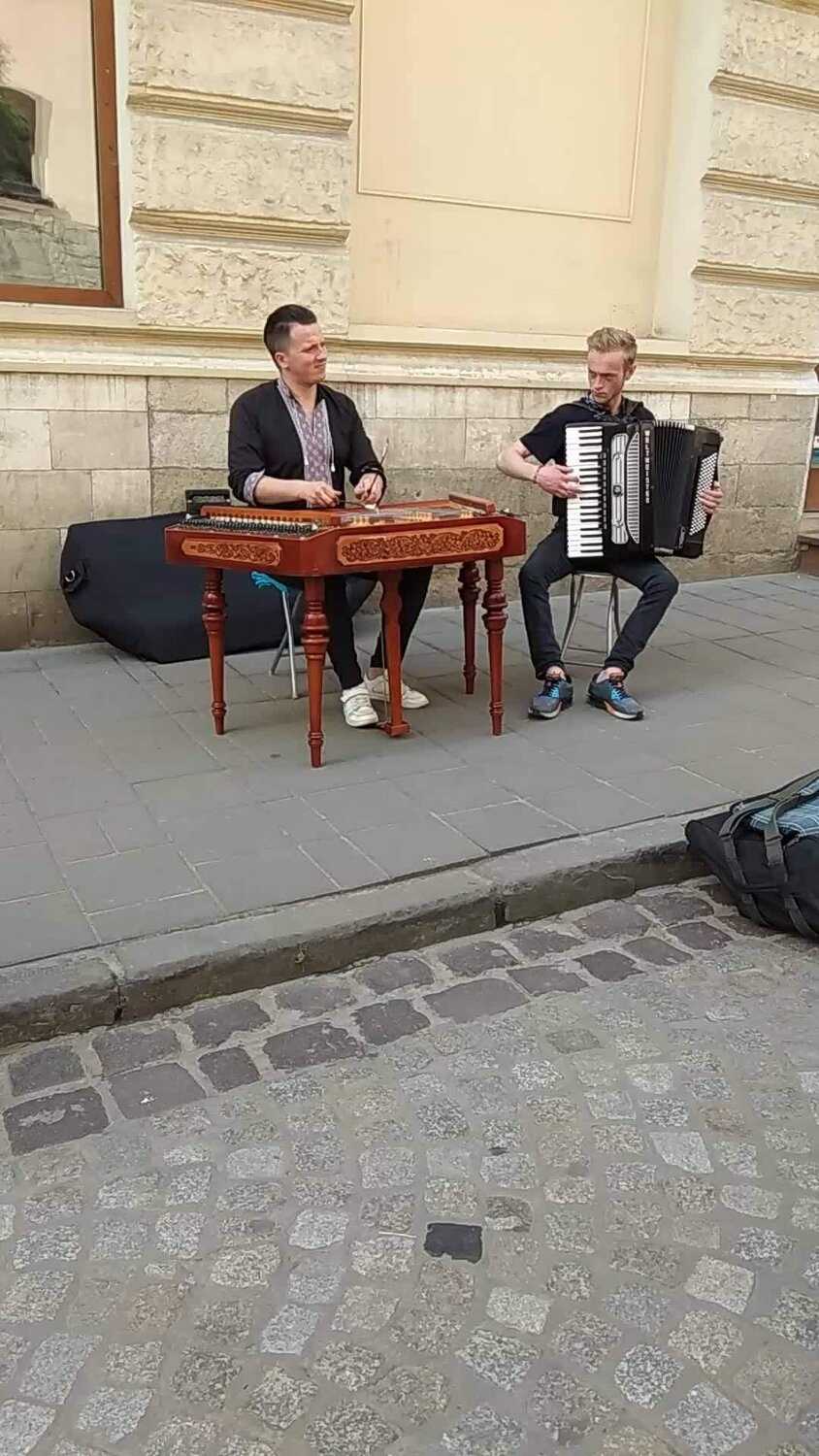 Уличные музыканты.