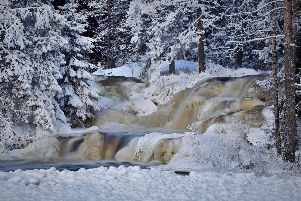 Замёрзший водопад.