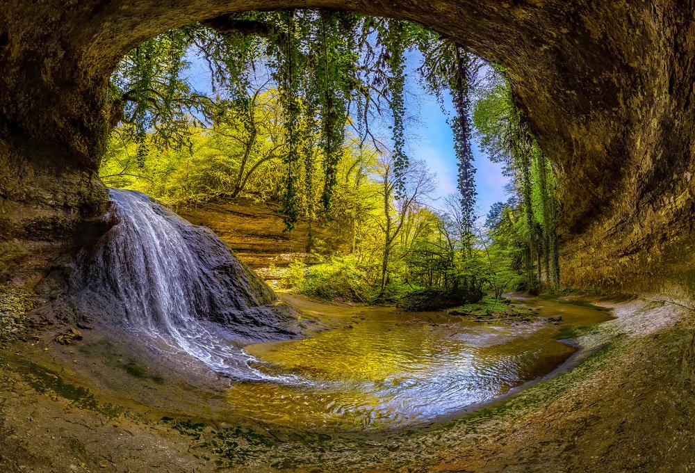 Вид из грота.