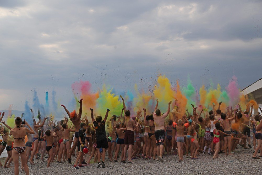 Праздник красок.