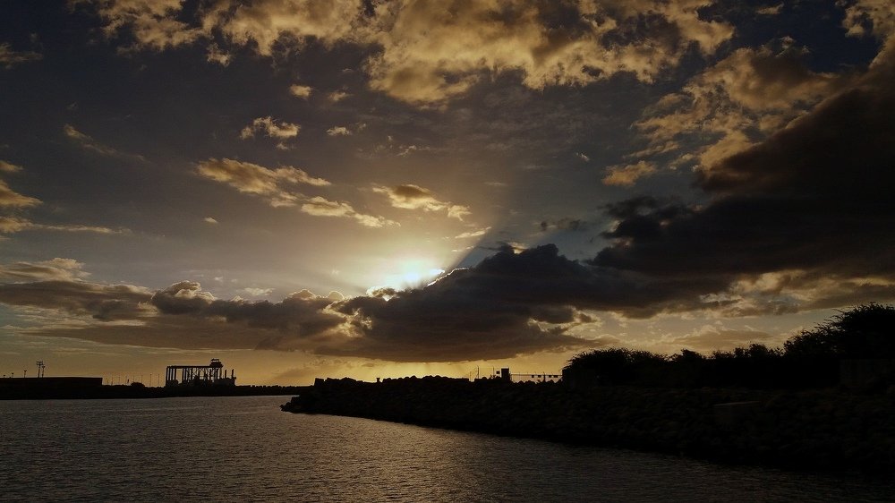 В порту Реньюона  2