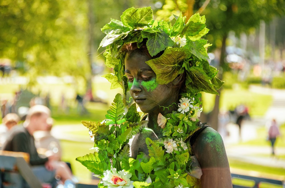 Девушка-весна