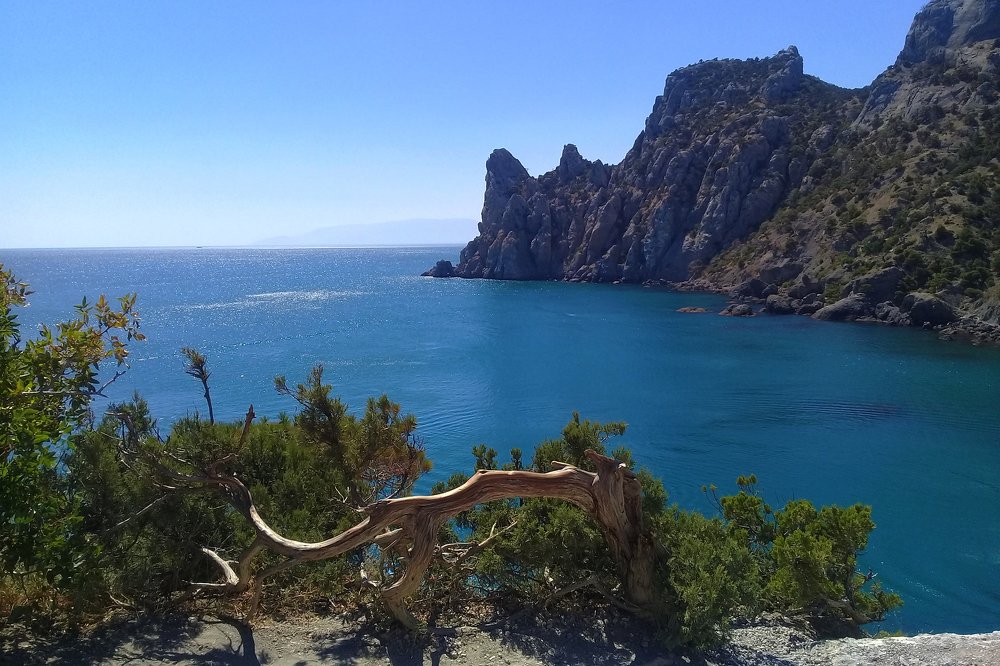 Вид на бухту с царским пляжем