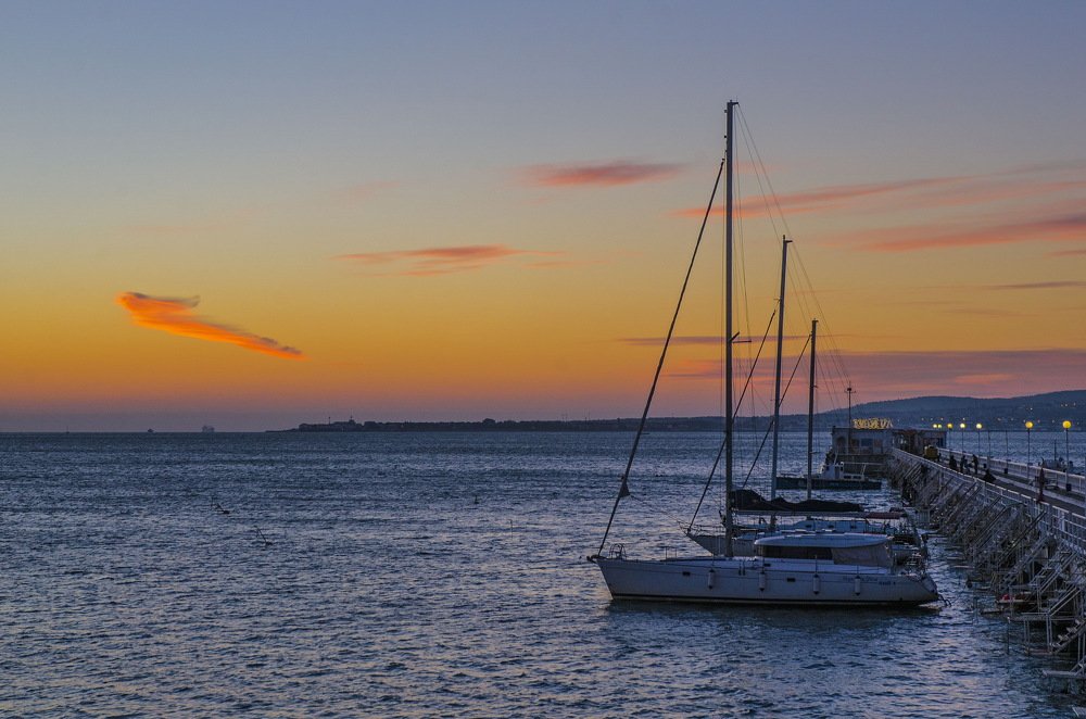 Паруса спущены. Ноябрь. Геленджик