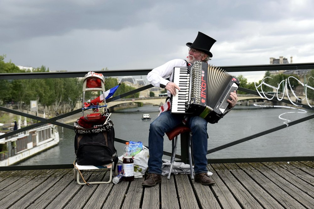 Парижский аккардеонист.