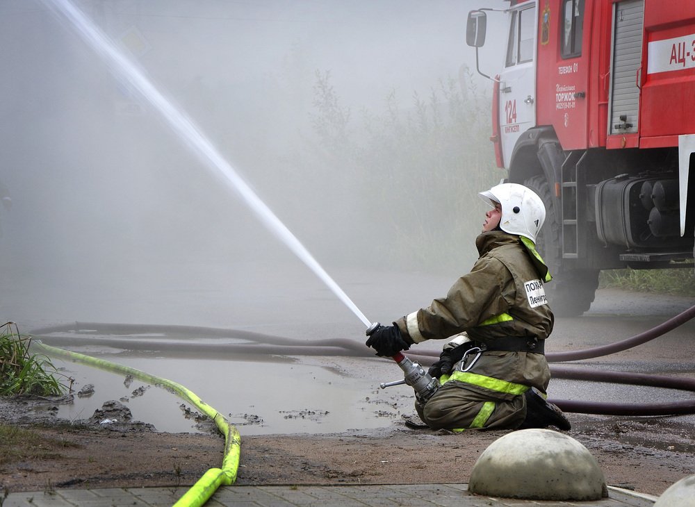Не дать огню дорогу!
