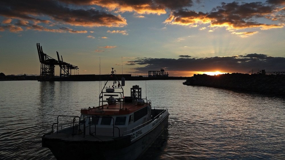 Остров Реньон на закате