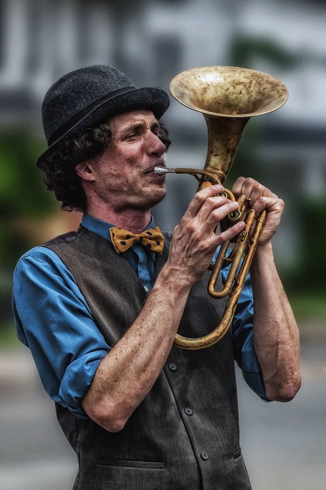 Être avec la fanfare