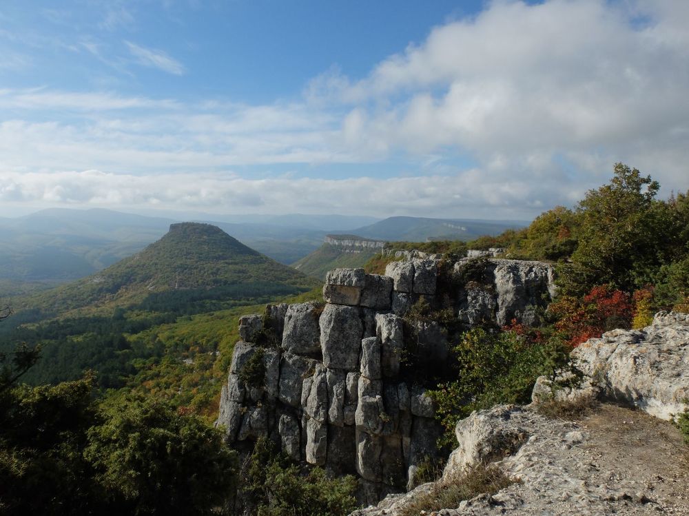 Тепе-Кермен подо мною...
