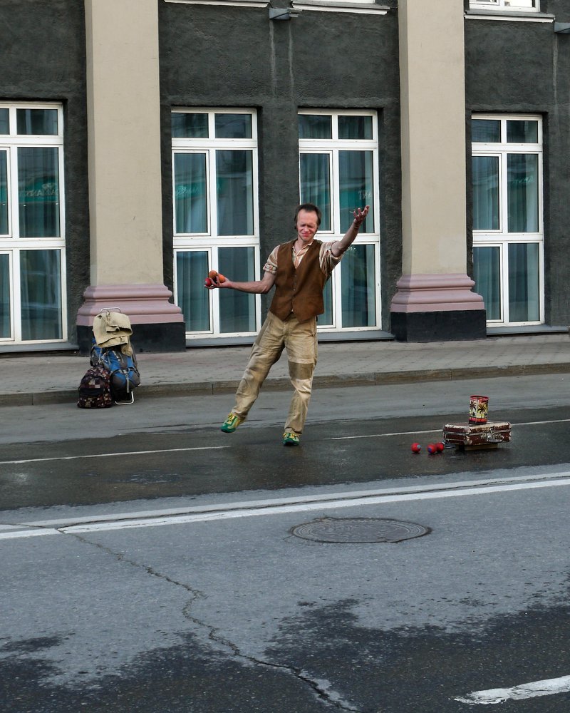 Представление с мячами