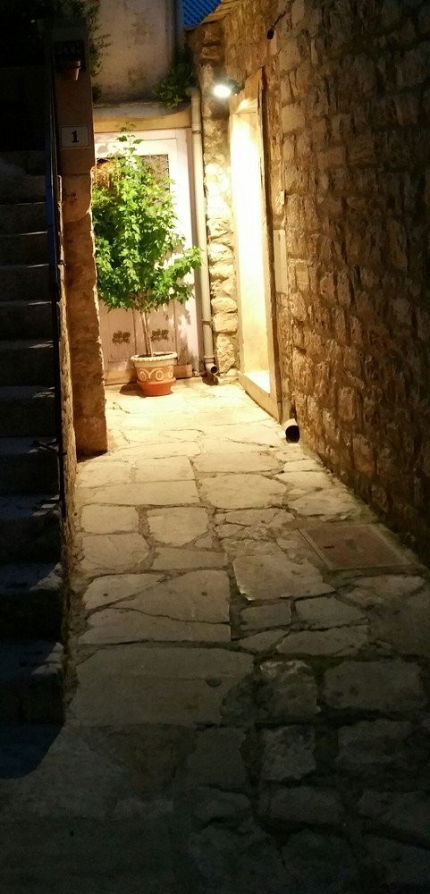 Darkness lighting