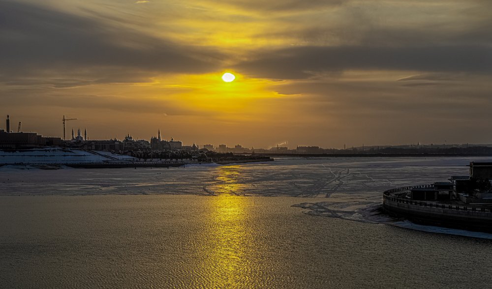 Закат. Город