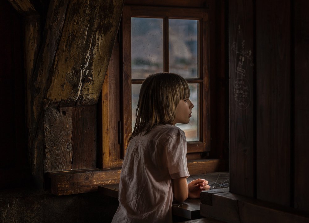 Окно в церкви