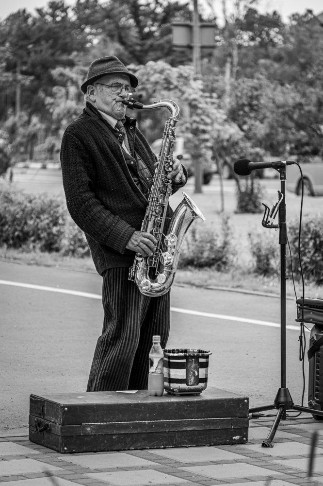 Саксофонист