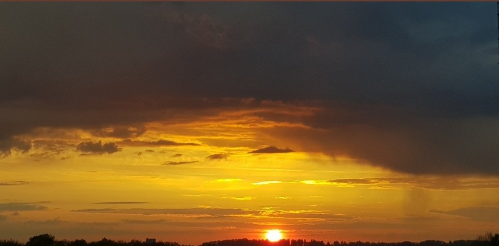 Над городом