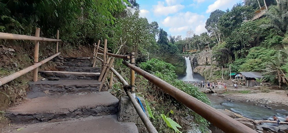 Tegunungan waterfall Bali